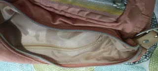 Bolso de hombro rosa