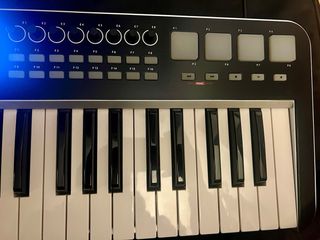 Teclado Controlador MIDI Samson Graphite 49