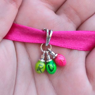 CHARM STRANGER THINGS RUN COLGANTE BOMBILLAS