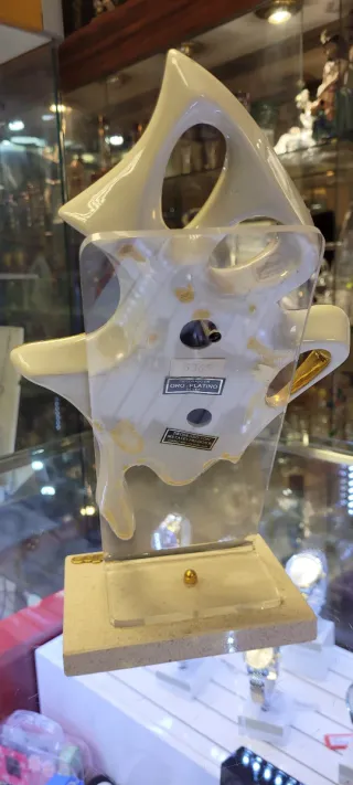 Figura Galos Porcelana Máscara Platino y Oro