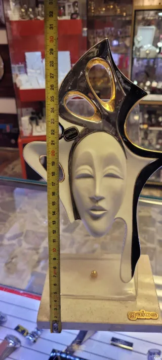 Figura Galos Porcelana Máscara Platino y Oro