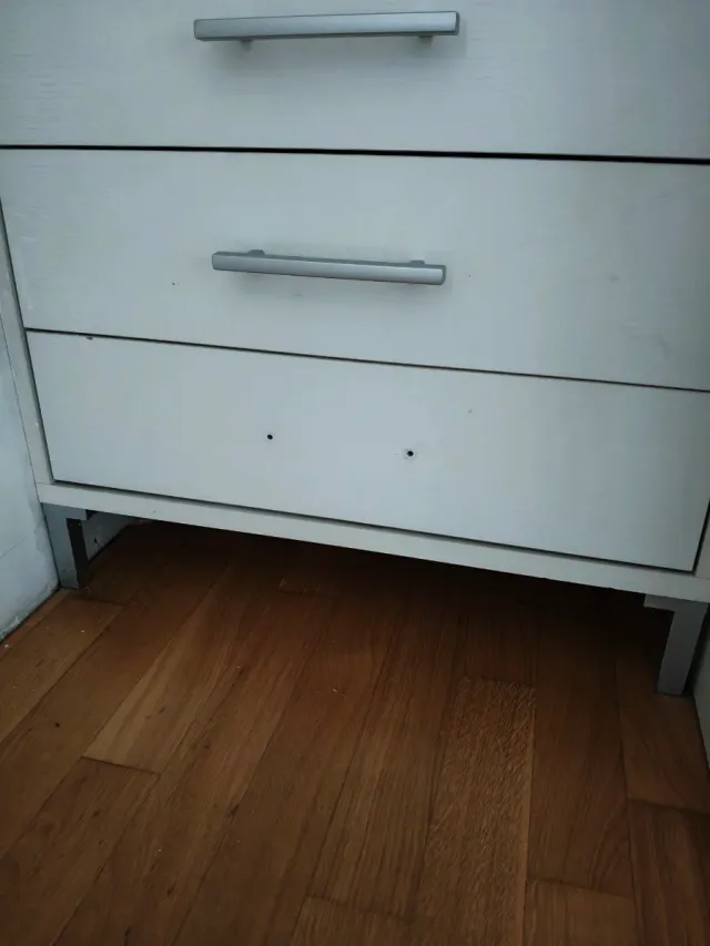 Cassettiera alta bianca