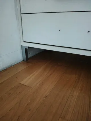 Cassettiera alta bianca