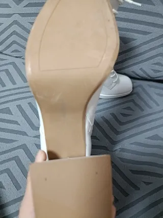 Botines de mujer blancos con cordones puesto 1 vez