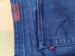 Lote 2 pantalones vaqueros Levi's, con desgaste