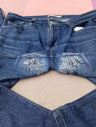 Lote 2 pantalones vaqueros Levi's, con desgaste