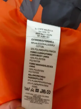 Chaquetón verde con detalles naranja . Calentito
