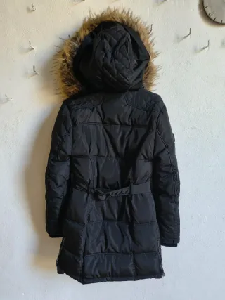 Chaquetón Norway Negro con Capucha y Pelo