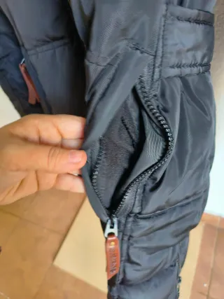 Chaquetón Norway Negro con Capucha y Pelo