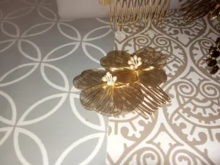 Juego de Joyas Flores Doradas y Negras