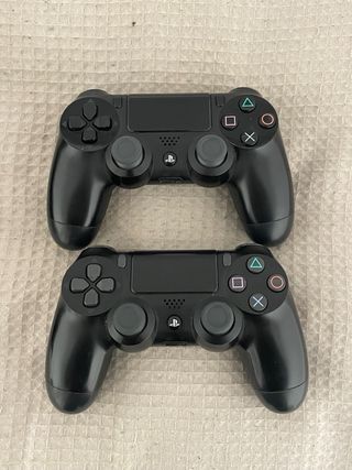 PS4 500GB + 2 Mandos