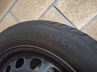 Neumáticos de invierno con llantas