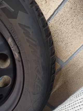 Neumáticos de invierno con llantas