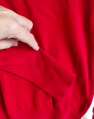 Jersey Zara cuello pico rojo