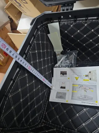 Maleta Baúl Moto Negra Interior Acolchado