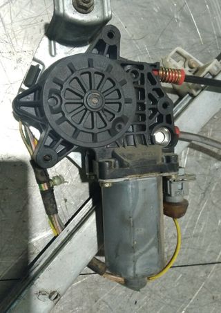 Elevalunas delantero derecho citroen xsara 409261