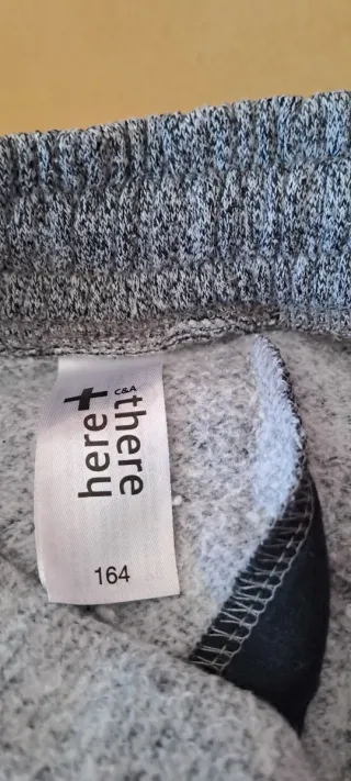 Pantalones grises de chándal