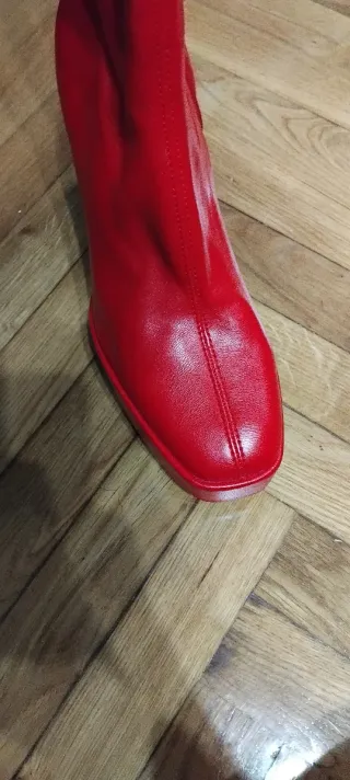 Botas plataforma rojas Stradivarius