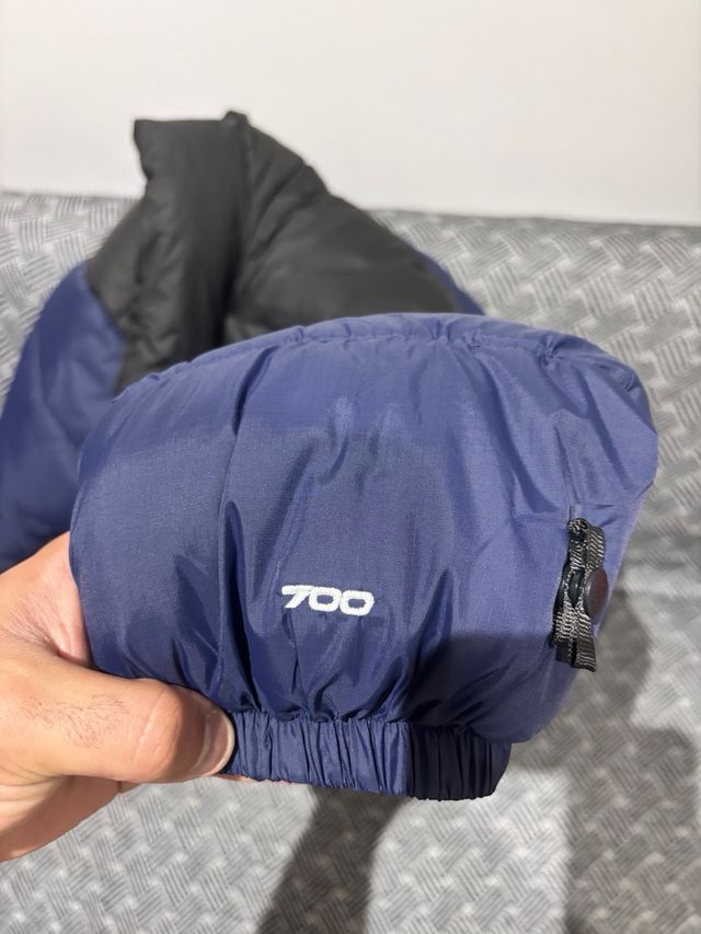 Cazadora The North Face azul y negra