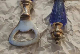 Apribottiglie e cavatappi antichi.