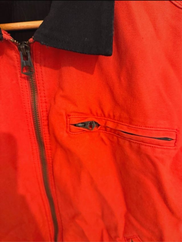 Chaqueta Zara Roja y Negra Cropped