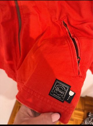 Chaqueta Zara Roja y Negra Cropped