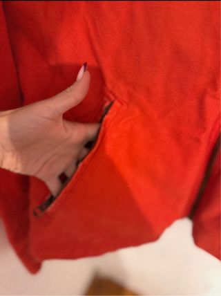 Chaqueta Zara Roja y Negra Cropped