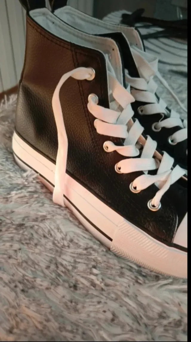 Zapatillas altas mujer negras y blancas