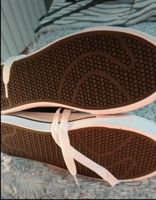 Zapatillas altas mujer negras y blancas