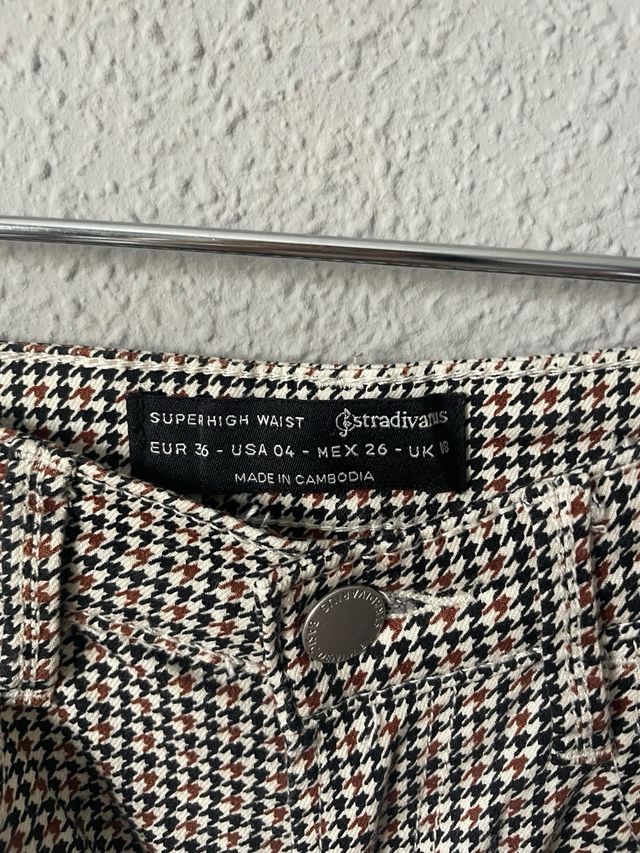 Pantalón cuadros Stradivarius