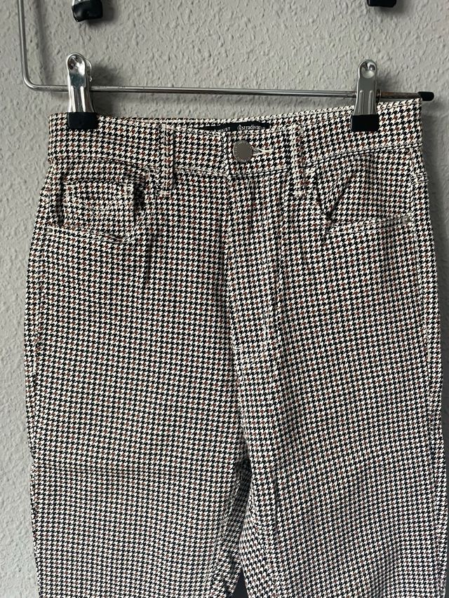 Pantalón cuadros Stradivarius