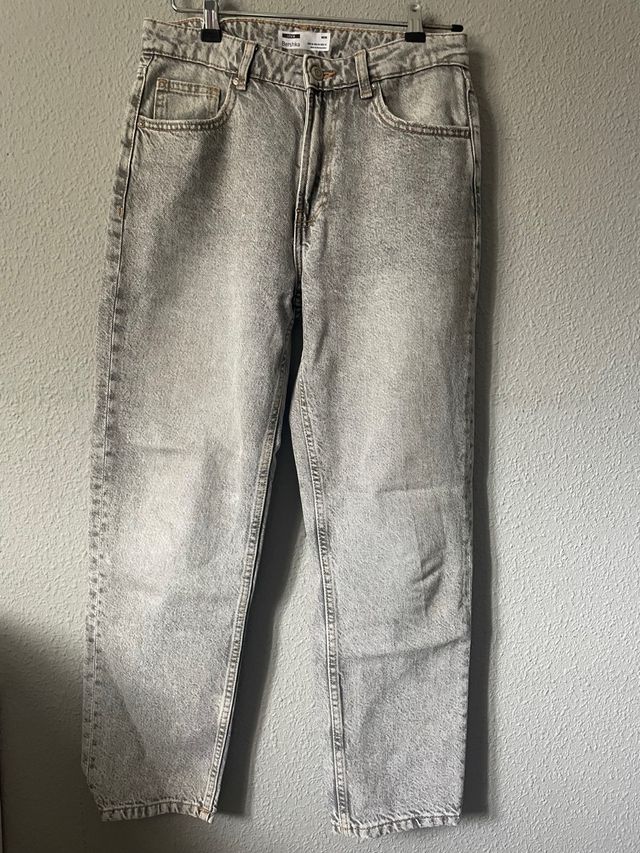 Pantalón Mom Bershka Gris