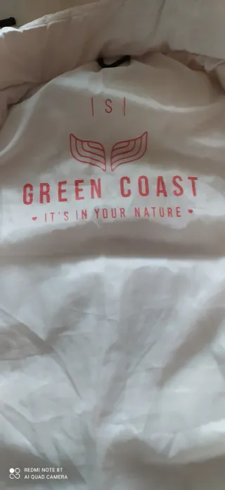 Chaleco largo beige con capucha