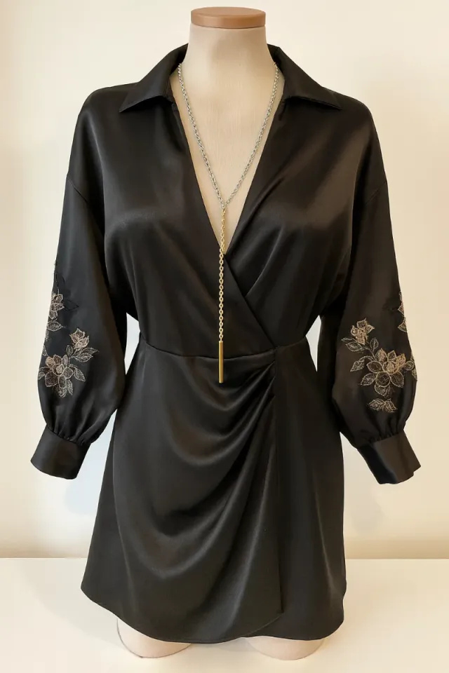 Vestido Zara satinado negro con bordado