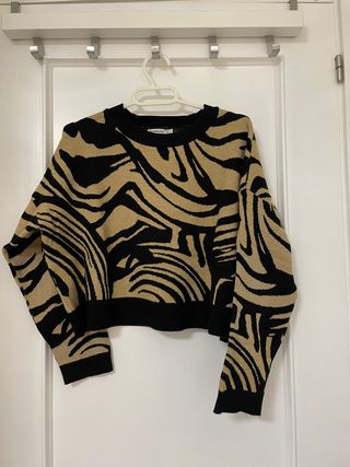 Jersey marrón y negro de Stradivarius