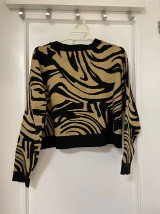 Jersey marrón y negro de Stradivarius