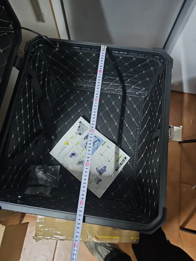 Maleta Baúl Moto Negra Interior Acolchado