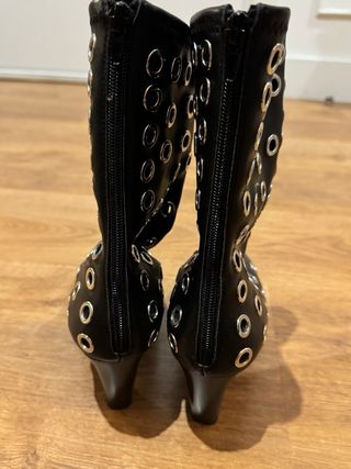 Botines Zara Negros con Aberturas