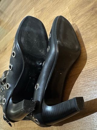 Botines Zara Negros con Aberturas
