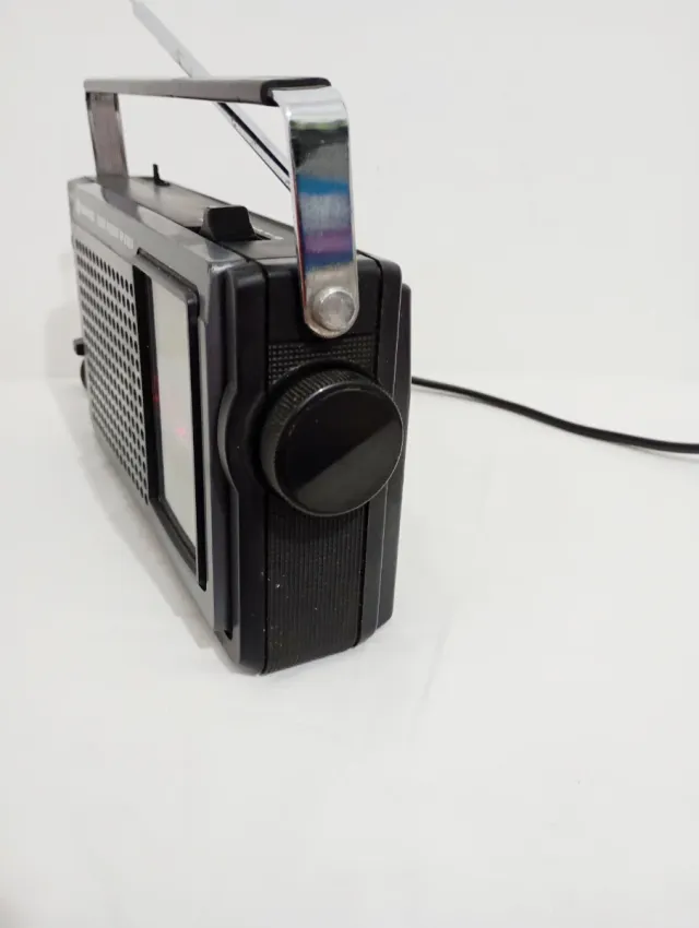 Radio Sanyo RP6160A 2 Bandas Vintage