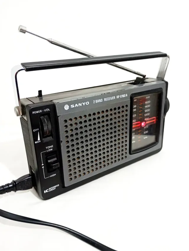 Radio Sanyo RP6160A 2 Bandas Vintage