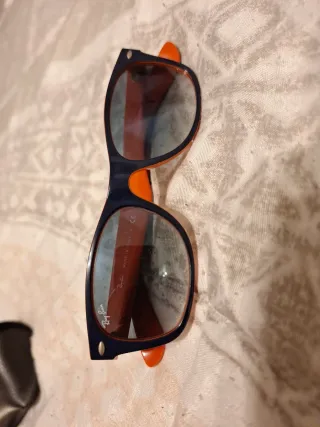 Gafas de sol Ray-Ban azul y naranja