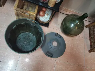 Garrafa antigua de vidrio verde