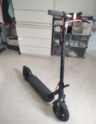Patinete eléctrico negro