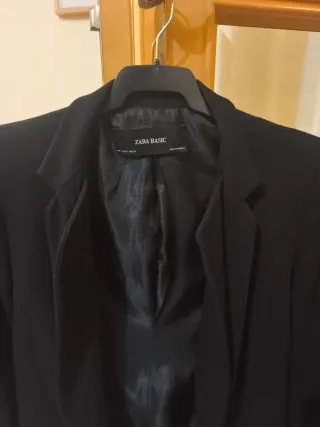 Levita Zara Basic Negra. Mujer juvenil