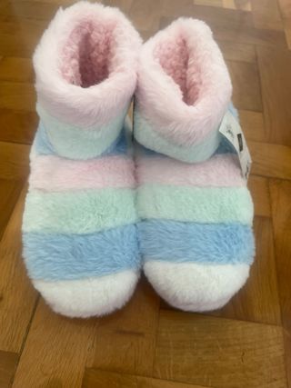 Zapatillas de estar por casa. Número 38