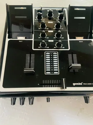 Mezclador Gemini iTrax iPod DJ
