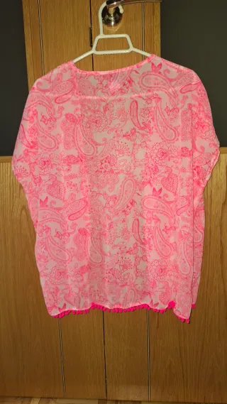 Casaca rosa con estampado paisley