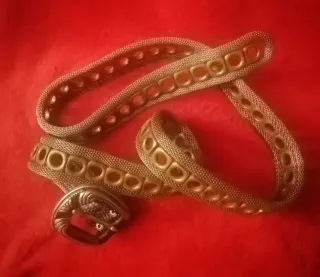 Cinturón Vintage Italiano marca NANN, metal