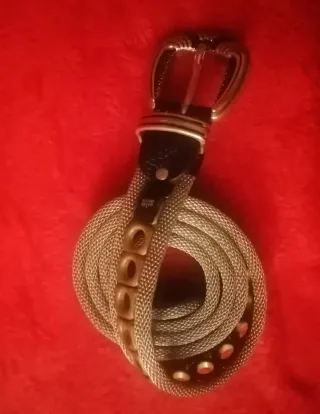 Cinturón Vintage Italiano marca NANN, metal